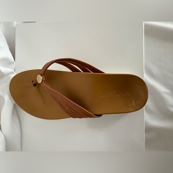 Vionic sandals size 5 - Picture 5 of 14